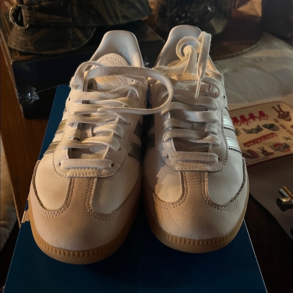 Adidas Samba OG women’s Sneakers - White and Tan